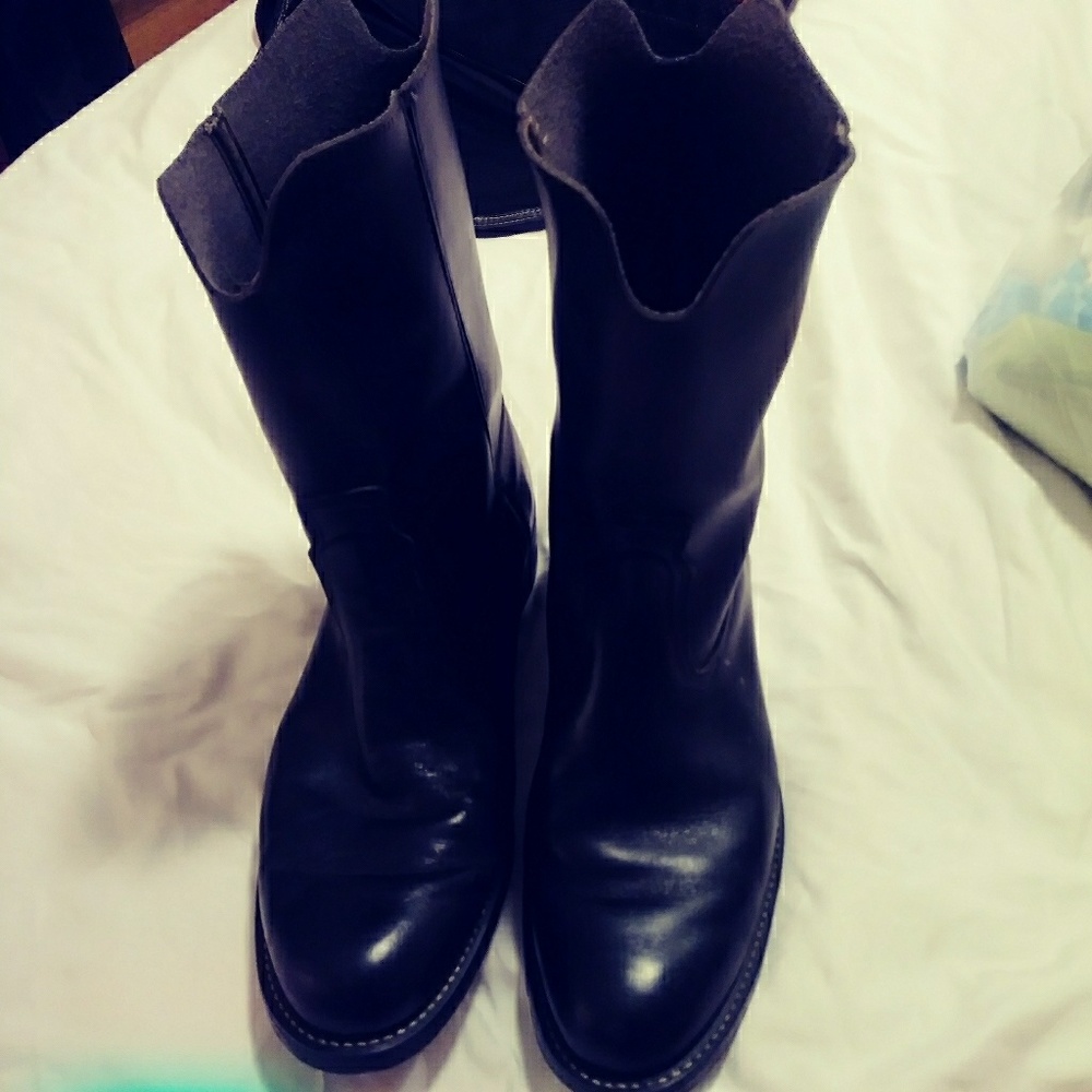 Black Leather Vulcan boots .